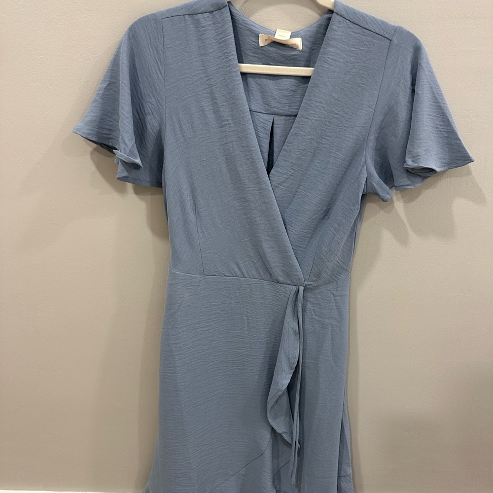 Monteau Gray Wrap Midi Dress with Flutter Sleeves